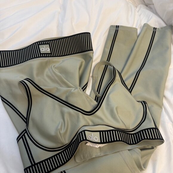 ALO Green Set - Picture 3 of 3